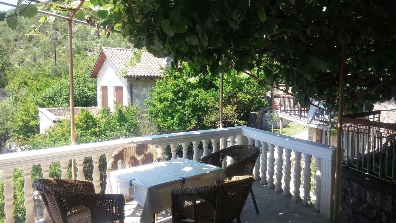 Skadar Lake - Karuc Apartments Luaran gambar