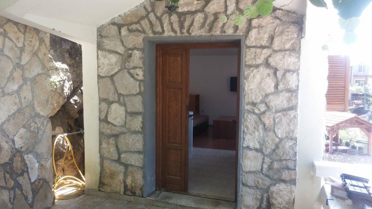 Skadar Lake - Karuc Apartments Luaran gambar