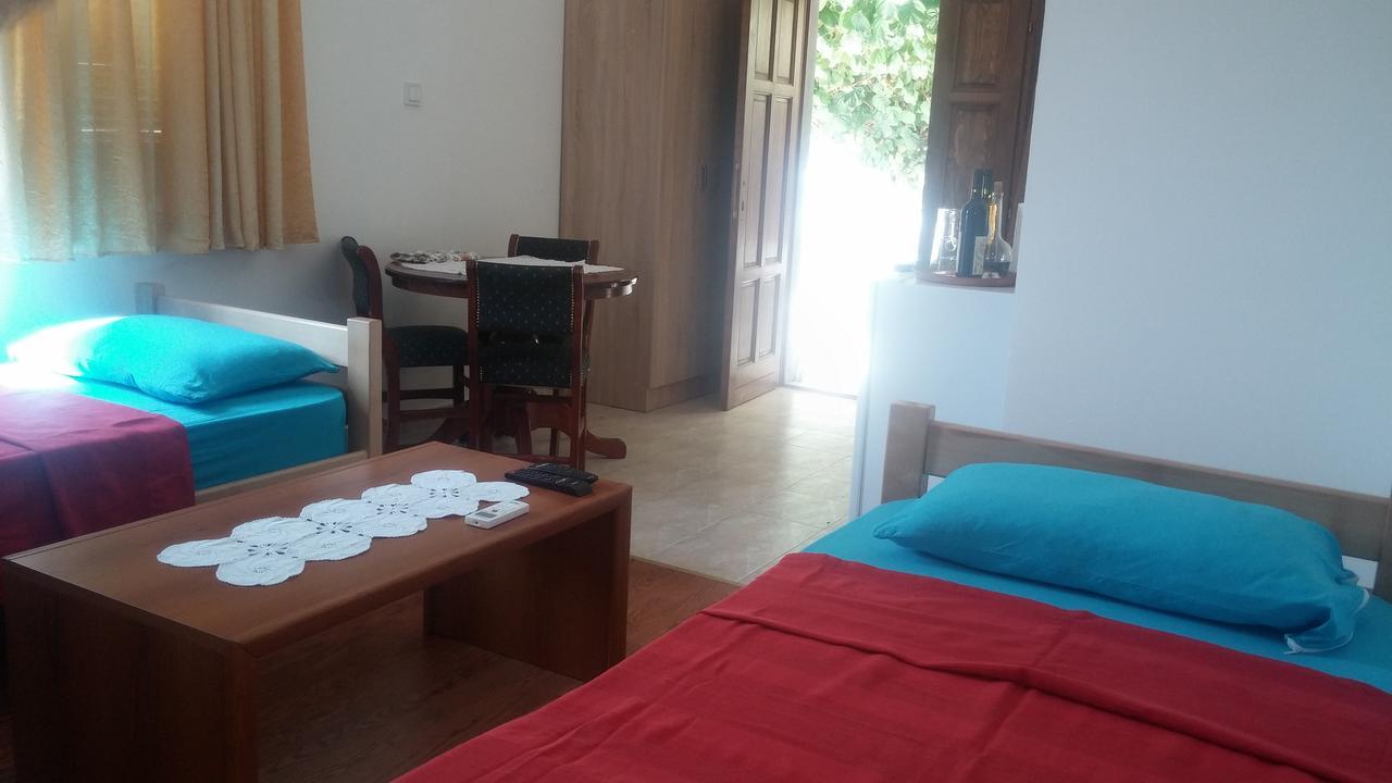 Skadar Lake - Karuc Apartments Luaran gambar